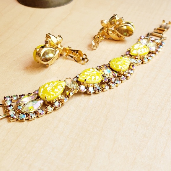 Flashy, Flirty and Fun, Semi Parure - Picture 7 of 7